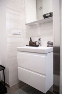 Brand Aparts – Apartmány Vsetín | Apartmán 1 – koupelna (4. foto)